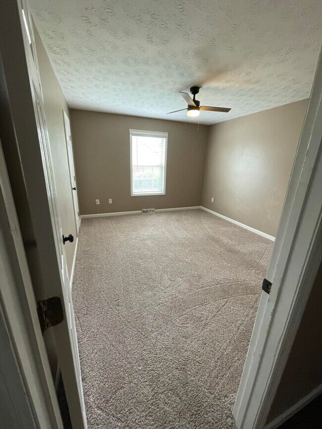 Building Photo - 1024 Heathcliff Dr