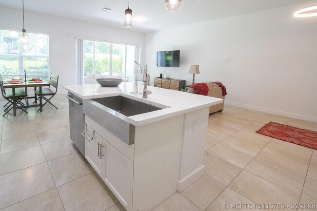 Building Photo - 23045 Clear Echo Dr