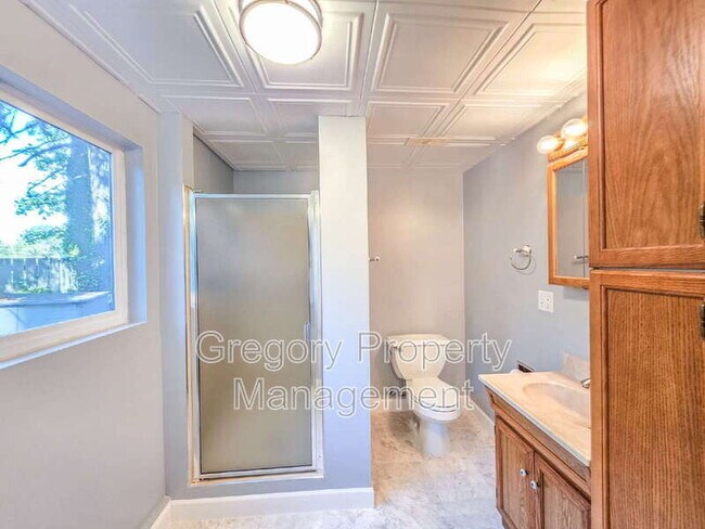 Building Photo - 15506 Juanita Dr NE
