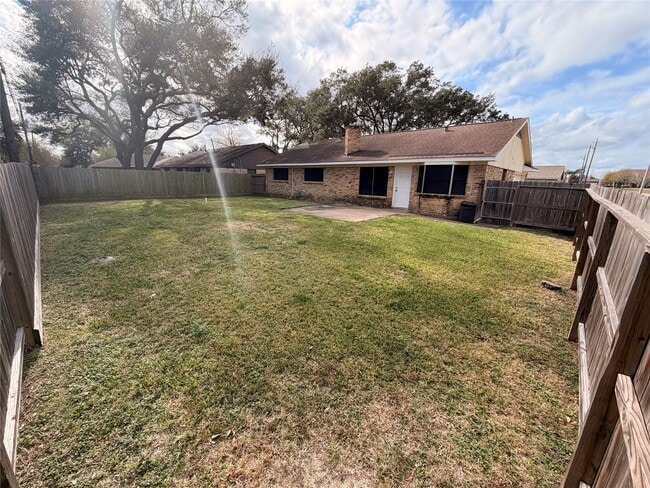 Building Photo - 1601 Byron Ave