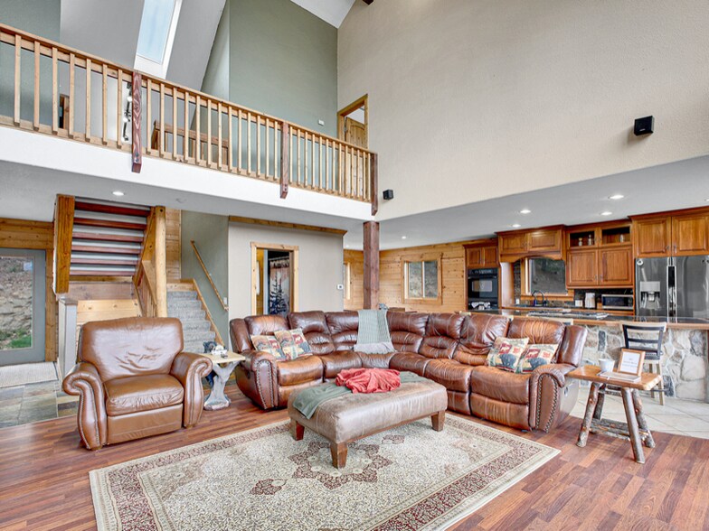 Building Photo - 785 Warren Gulch Rd