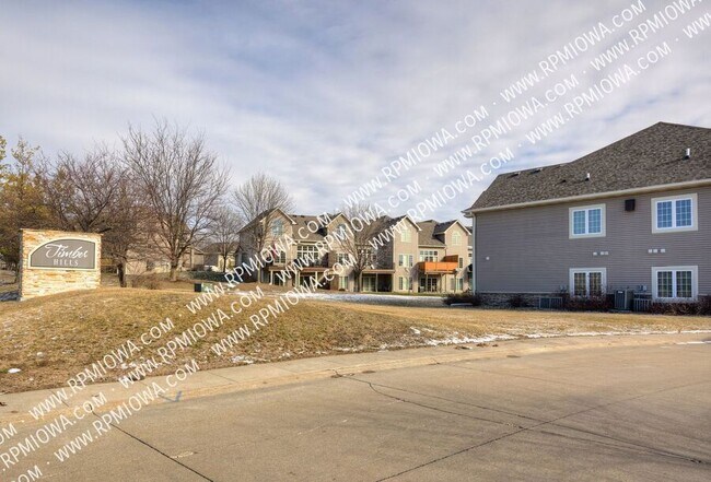 Building Photo - 14115 Airline Ave