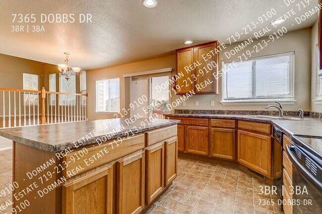 Building Photo - 7365 Dobbs Dr