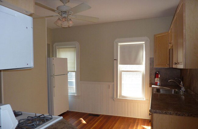 Building Photo - 39 Hall Ave