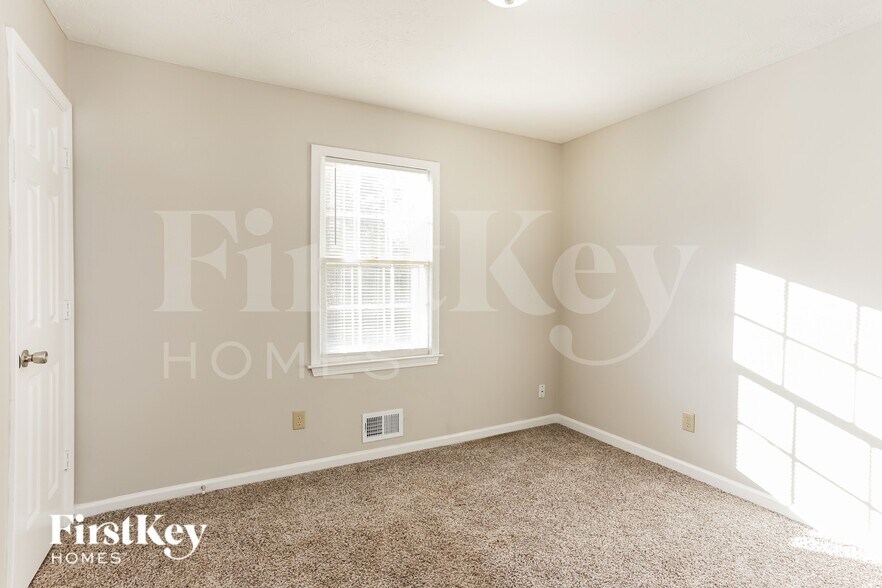 Building Photo - 45 Water Way Trail