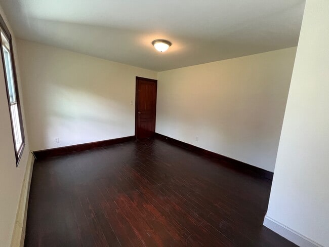 Building Photo - 822 Tuckerton Ave