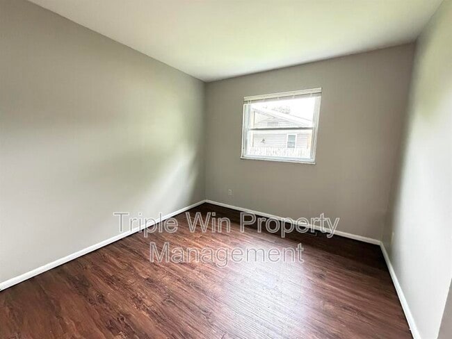 Building Photo - 3015 Matlock Dr