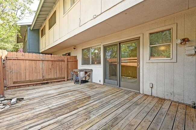 Building Photo - 5920 Little Creek Trail