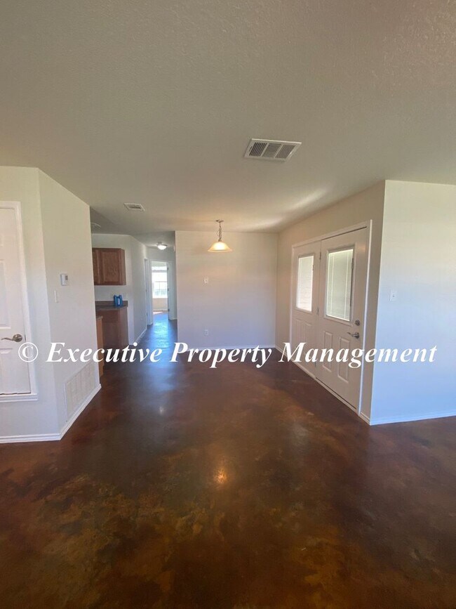 Building Photo - 2921 Starlight Dr