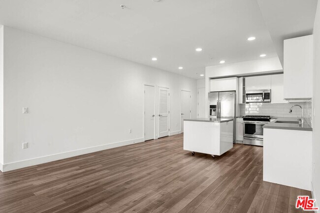 Building Photo - 1215 S Bedford St