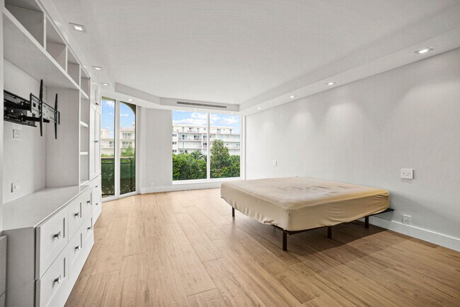 Building Photo - 3100 S Ocean Blvd
