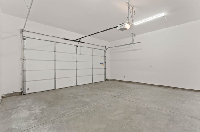 Building Photo - Newly Built 4 Bedroom Duplex With Yard