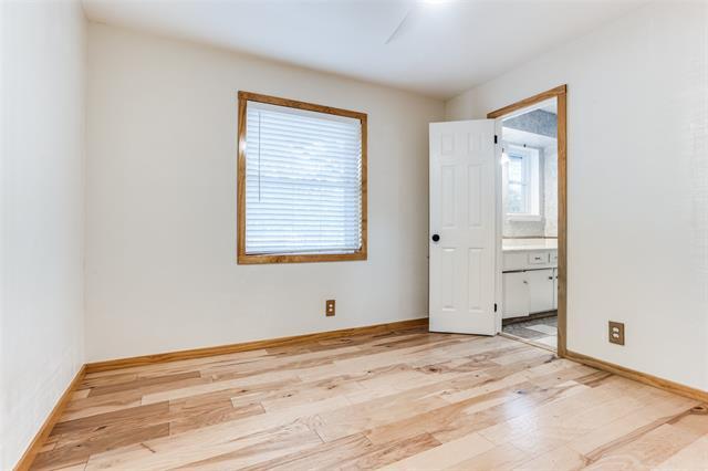 Building Photo - 702 S Waterview Dr