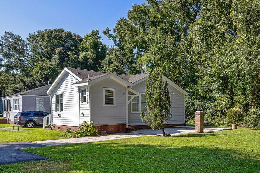 Building Photo - 3739 Tim St