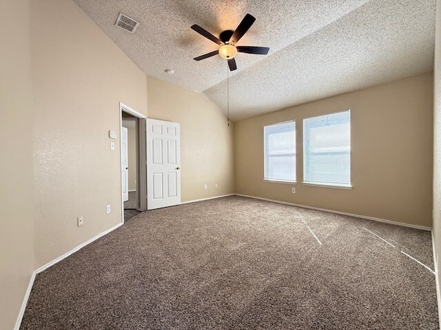 Building Photo - 4 bedroom 2 bath home available for the New Year