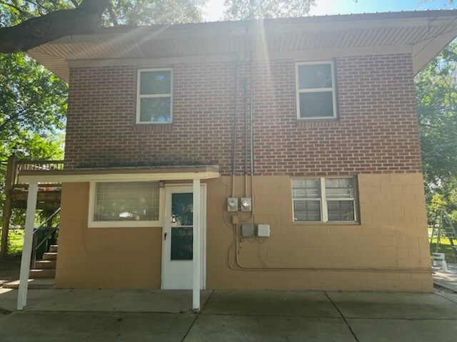 Building Photo - 2420 20th Ave