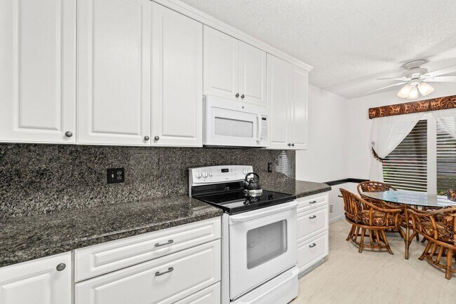 Building Photo - 10203 Mangrove Dr