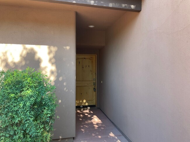 Building Photo - West Sedona Townhome