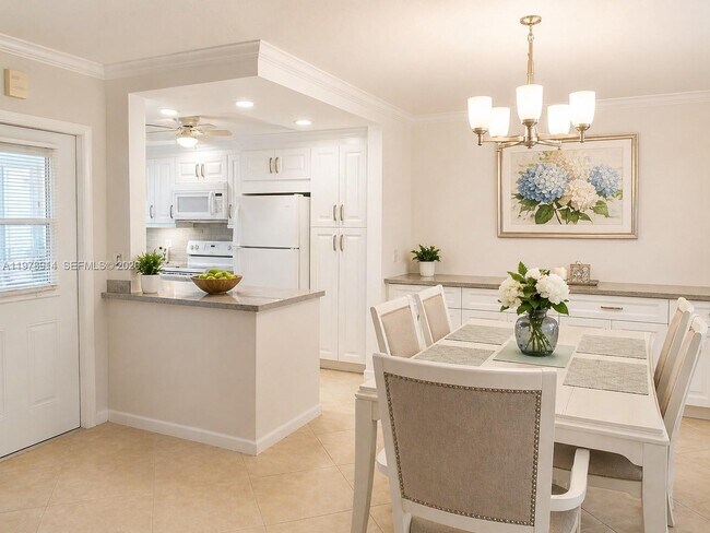 Building Photo - 580 Egret Dr