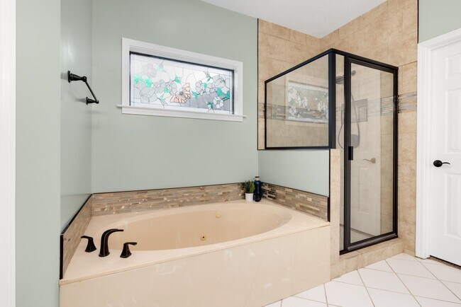 Building Photo - 4905 Springtree Dr