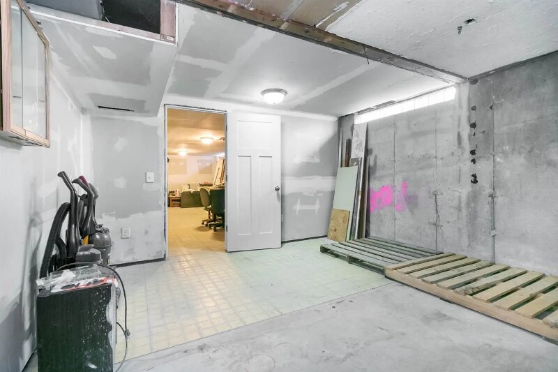 Building Photo - 2413 Brentwood Pkwy