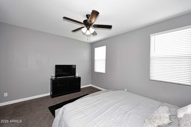 Building Photo - 40020 W Sunland Dr