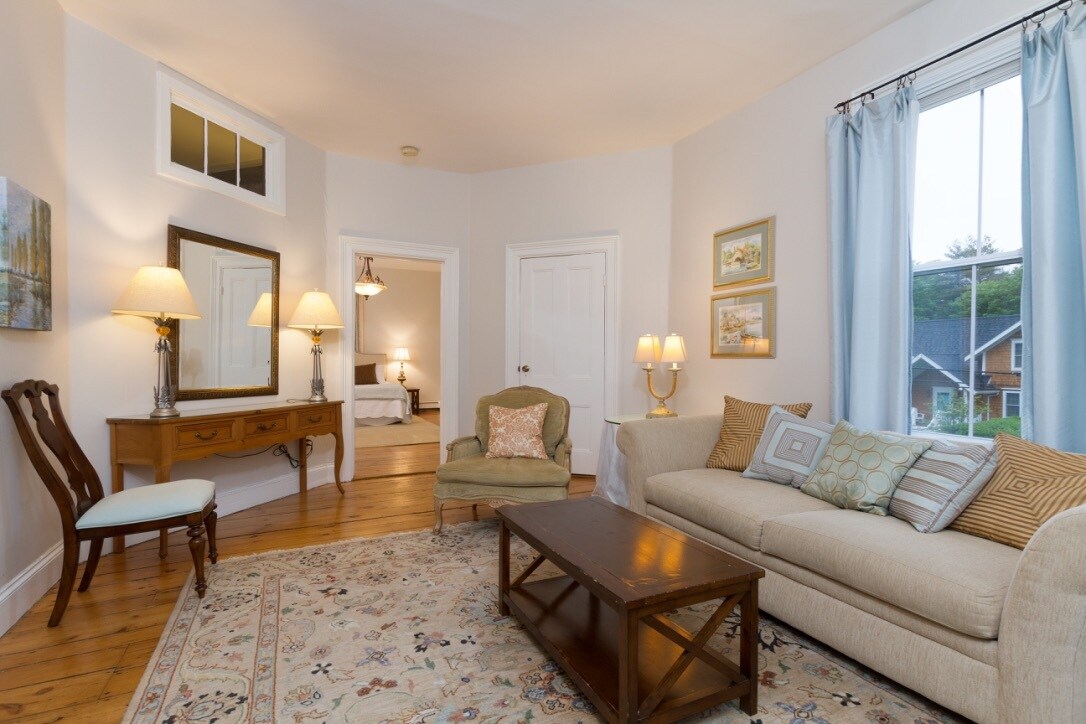 Living Room - 95 Coggeshall Ave