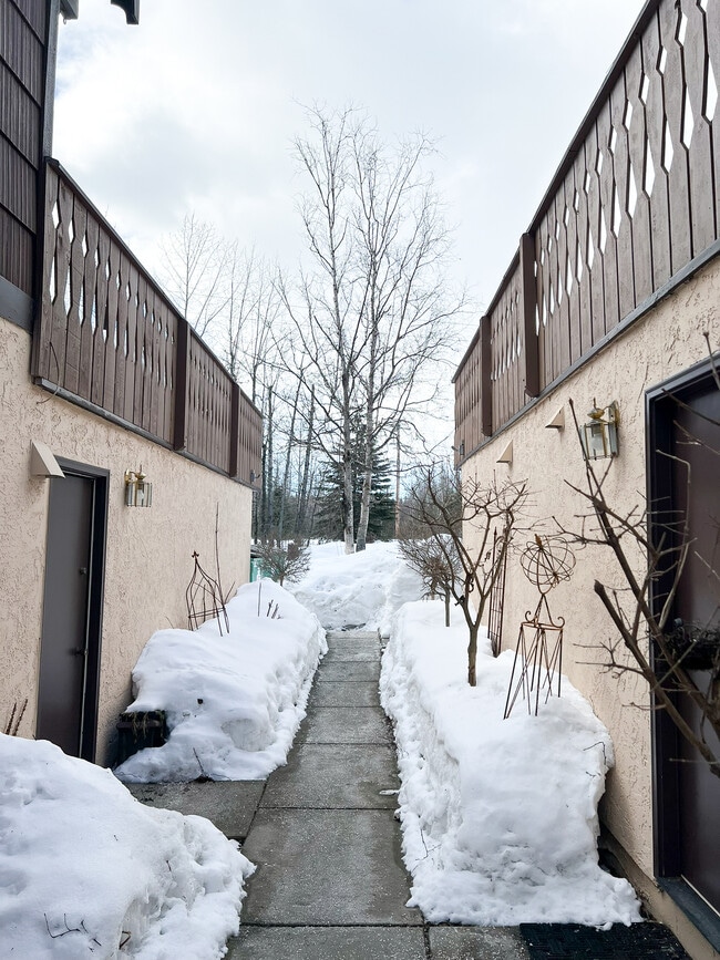 Building Photo - 4714 Mills Dr