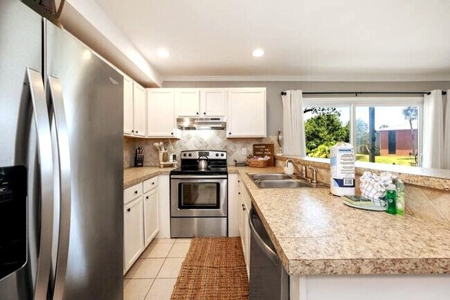 Building Photo - 4000 Gulf Terrace Dr