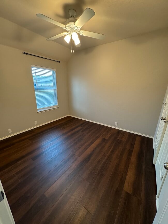 Building Photo - 2501 Nueces Cove