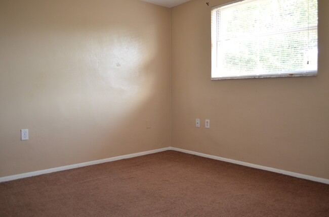 Building Photo - Beautiful fully remodeled home!