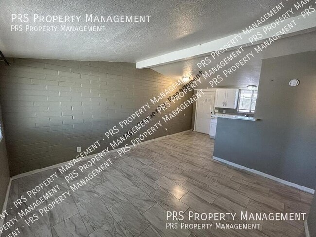 Building Photo - 761 N Delaware St