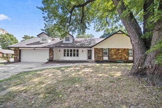 Building Photo - 11401 S 98th E Ave