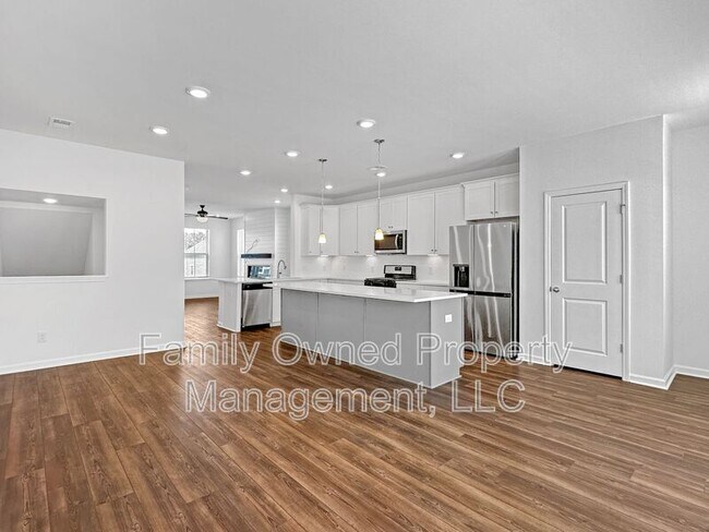 Building Photo - 162 Yorkshire Dr