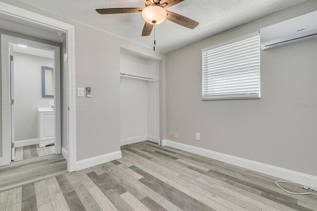 Building Photo - 13496 W Rena Dr