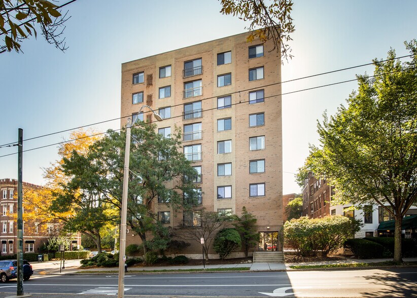 Building Photo - 1243 Beacon St