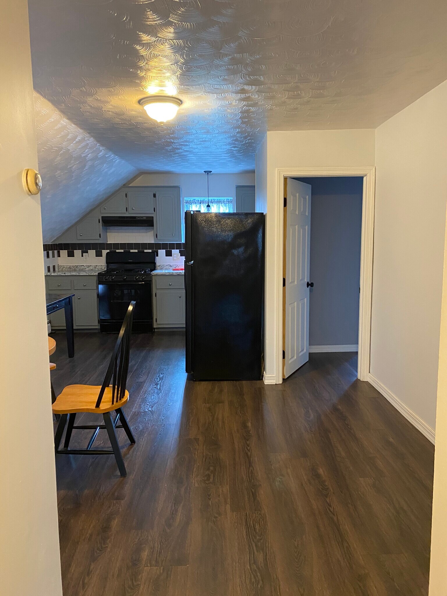 Building Photo - 198 Tecumseh St