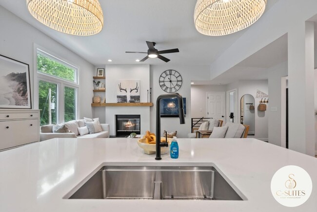 Building Photo - 1709 NW 33rd Pl