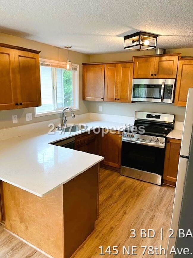 Primary Photo - Fully Remodeled - 3BD I 2BA NE PDX HOME