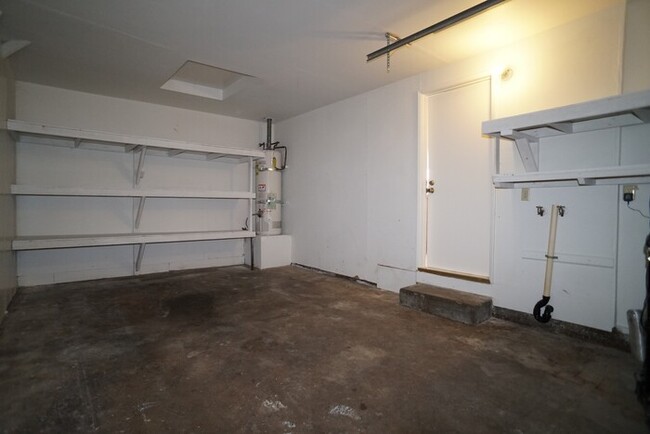 Building Photo - Charming 2 Bedroom, 1 Bathroom Home in Cit...