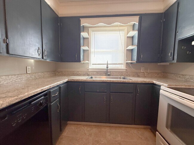 Building Photo - Spacious 3 Bedroom Home with Limited-Time $500 Move-In Special