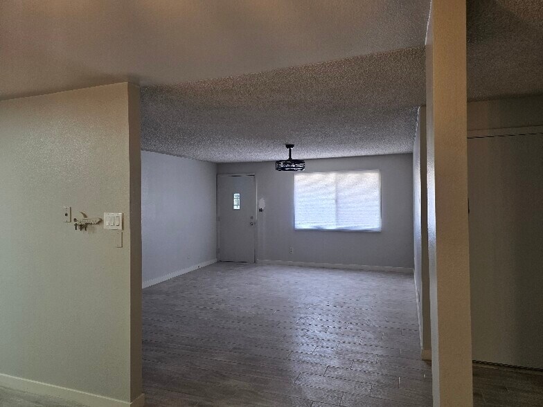 Building Photo - 4852 N 81st Dr