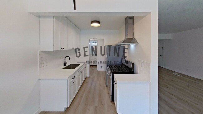 Building Photo - Stunning 2nd Story 3 Bedroom Condo in Woodlake Villas, La Habra
