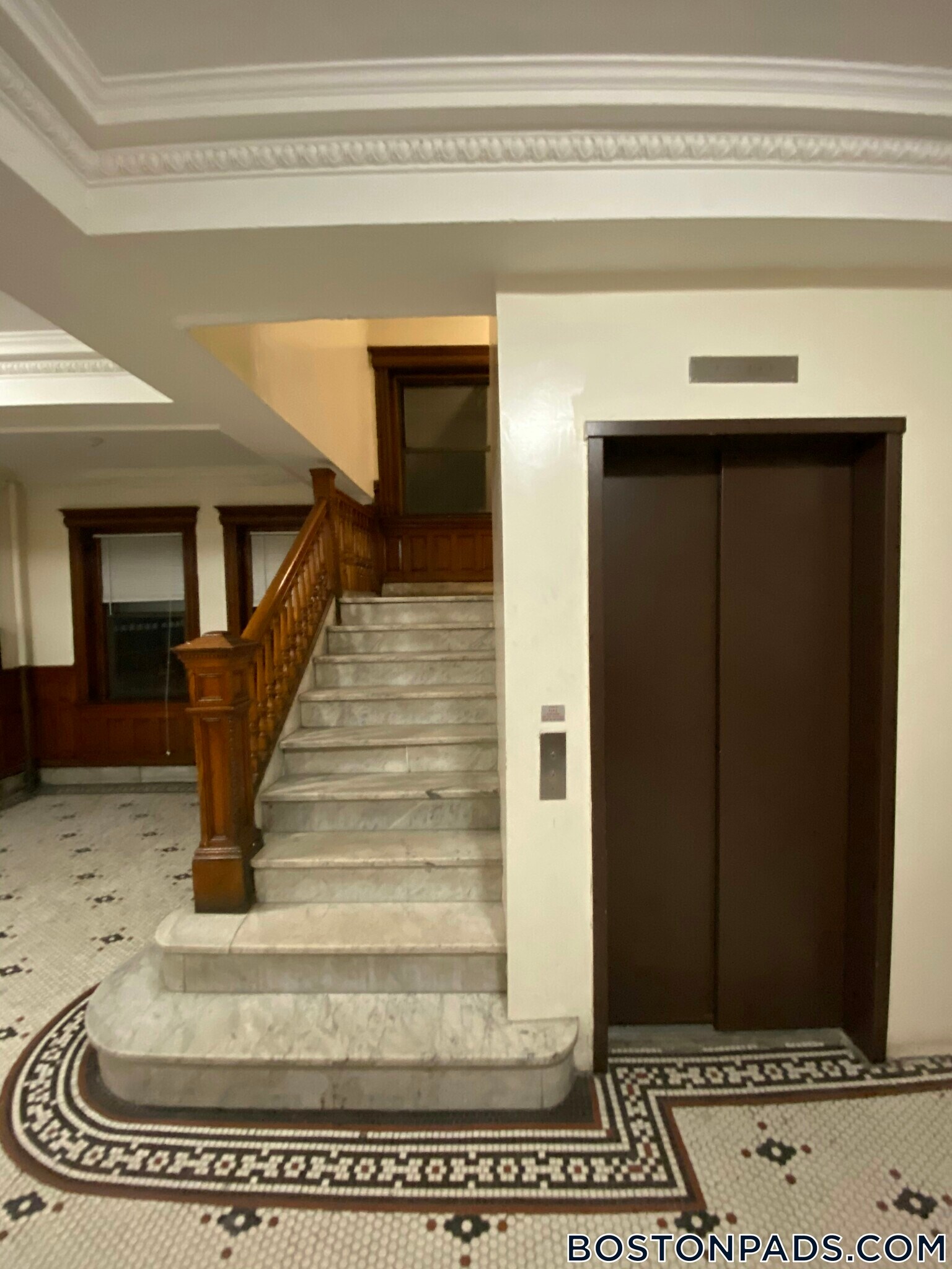 Building Photo - 11 Queensberry St