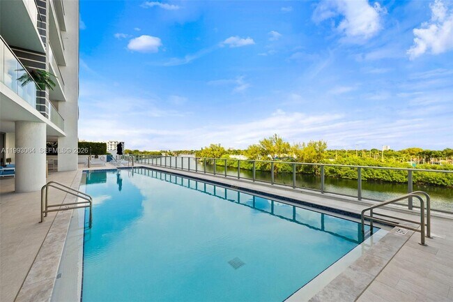 Building Photo - 1180 N Federal Hwy