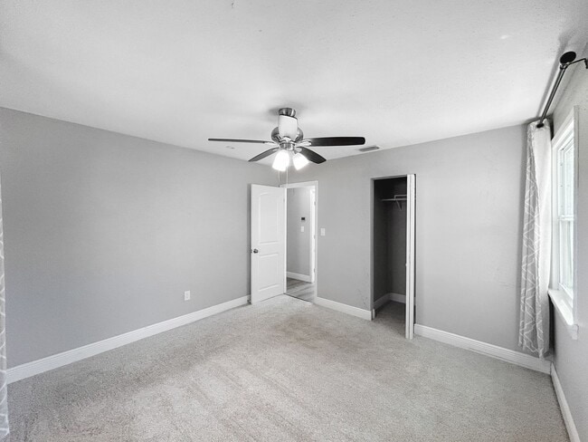 Building Photo - 5408 5th Ave N