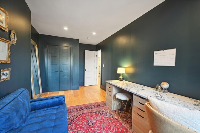 Building Photo - FURNISHED style in NoMA with Garage Parking
