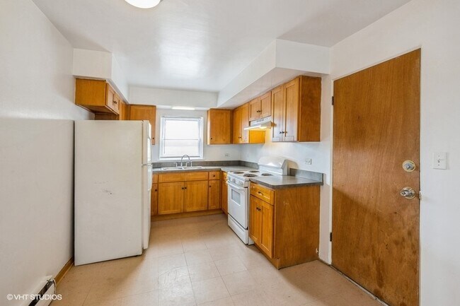 Building Photo - 5700 W 35th St