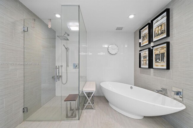 Building Photo - 300 Sunny Isles Blvd
