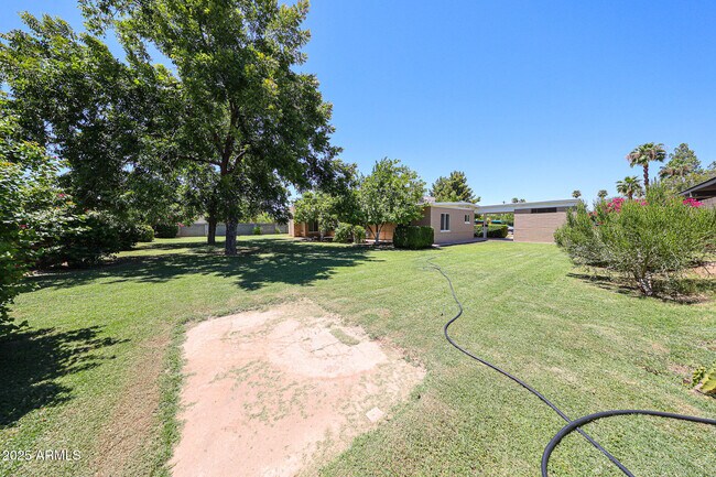 Building Photo - 4635 N 11th Pl